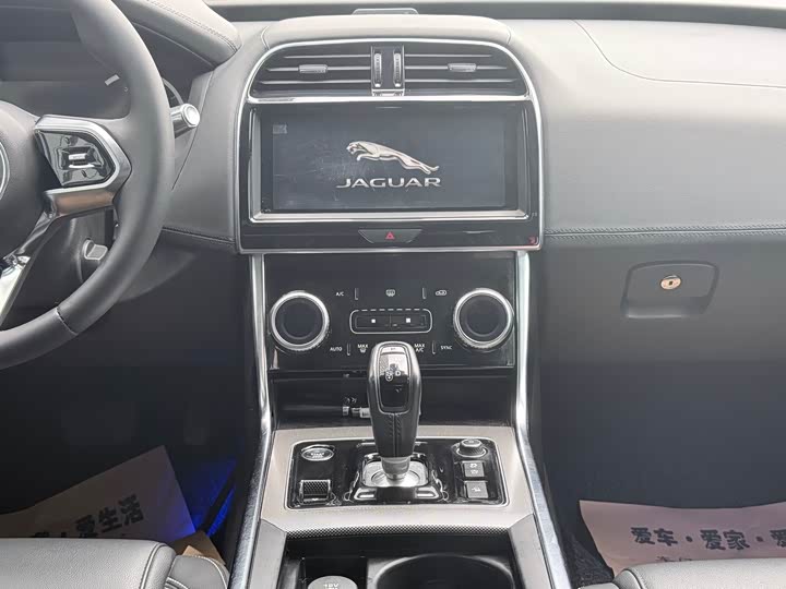 Jaguar XEL 2020 2.0 T 200 PS S — фото 6