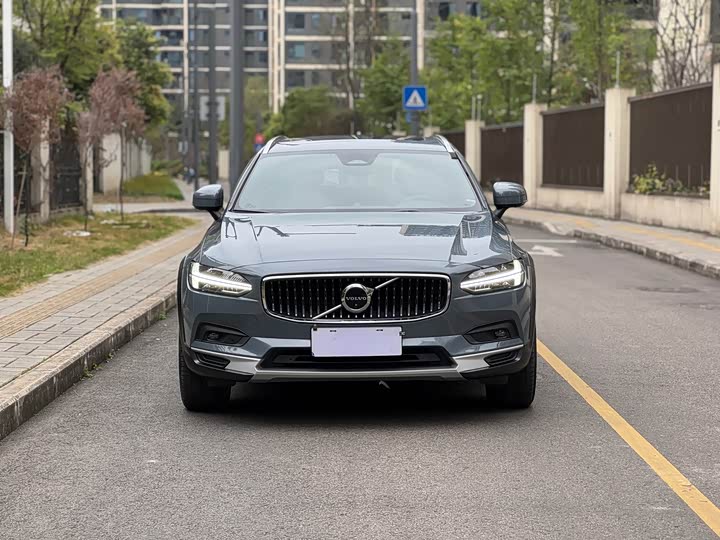 Volvo V90 2023 Cross Country B 5 AWD — фото 2
