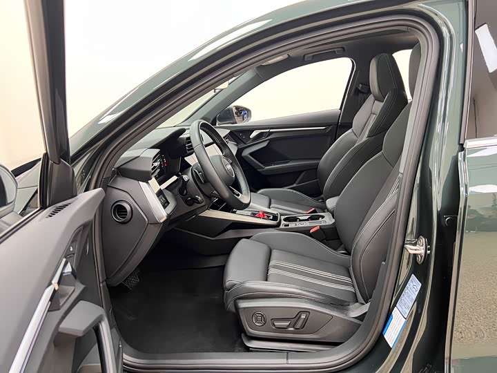 Audi A3 2023 Sportback 35 TFSI Sport — фото 16