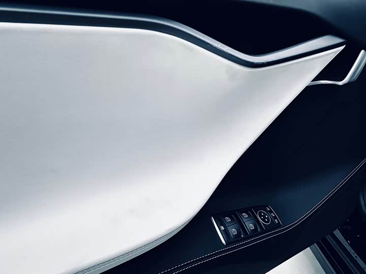 Tesla Model 2020 Performance — фото 14