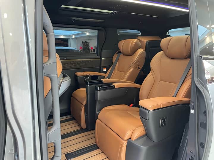 Toyota Vellfire — фото 14