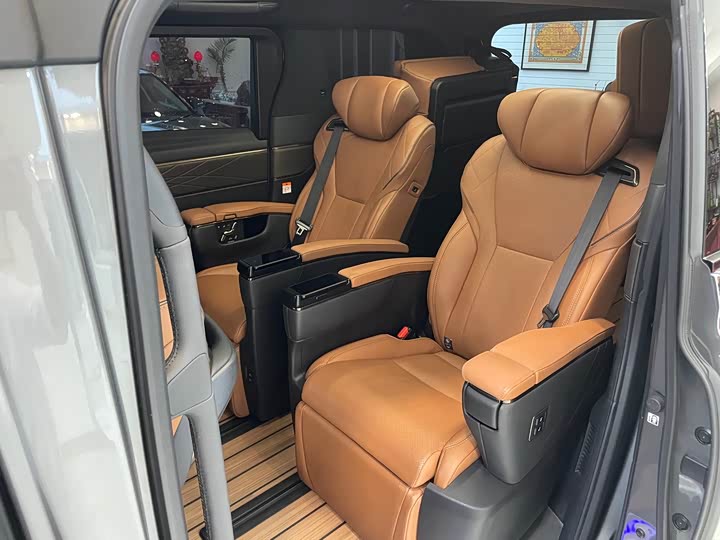 Toyota Vellfire — фото 15