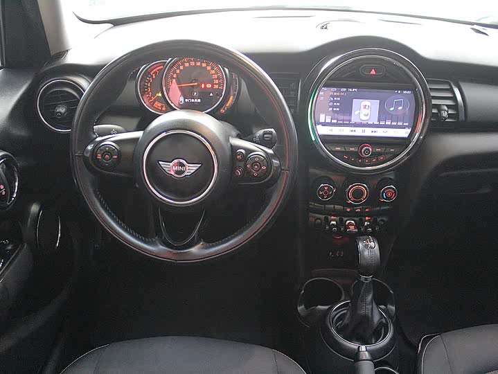 MINI Hatch — фото 11