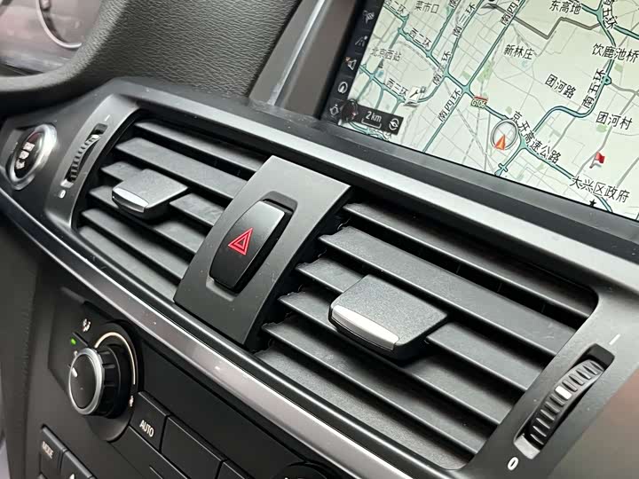 BMW X3 2016 s Drive 20i — фото 20