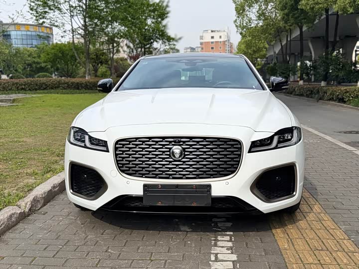 Jaguar XFL 2024 2.0 T P 300 4 WD — фото 2