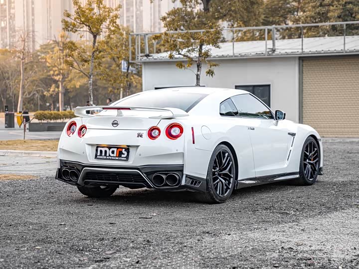 Nissan GT-R 2017 3.8 T — фото 8