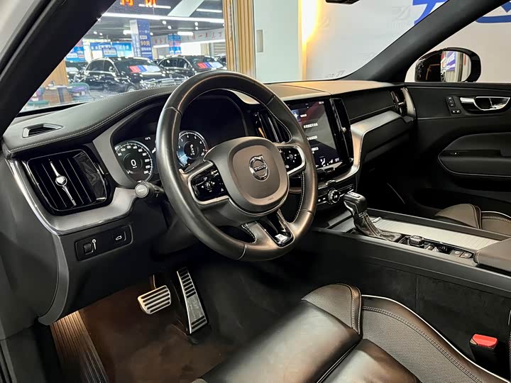 Volvo XC60 2020 T 5 4 WD — фото 10