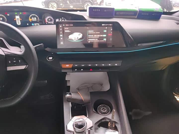 Changan UNI-V 2022 1.5 T — фото 6
