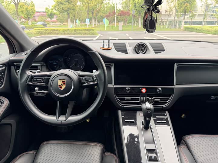 Porsche Macan 2022 Macan 2.0 T — фото 8