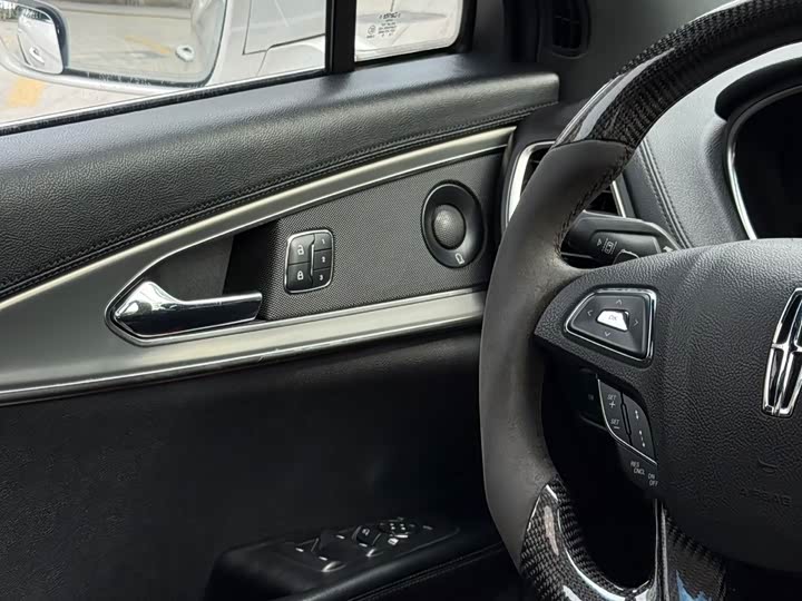 Lincoln MKX 2015 2.0 T 4 WD — фото 16