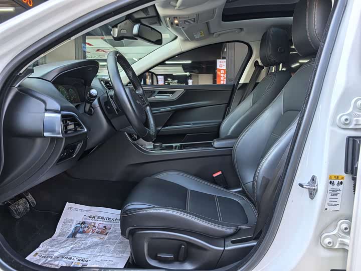 Jaguar XEL 2019 2.0 T 200 PS — фото 10