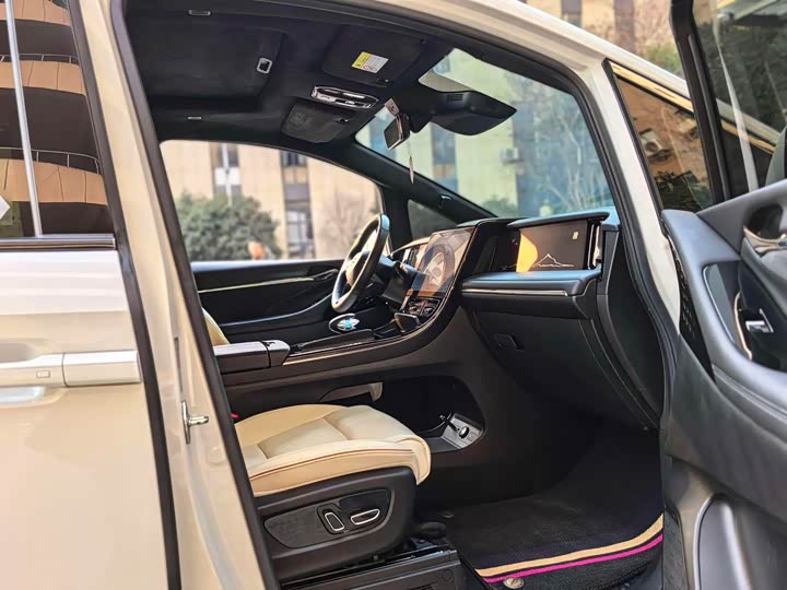 Trumpchi M8 2023 390 T — фото 9