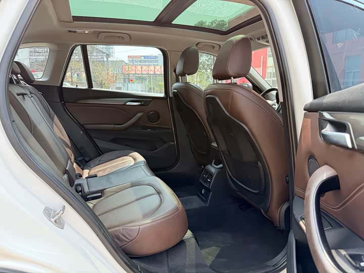 BMW X1 2016 x Drive 20 Li Luxury — фото 18