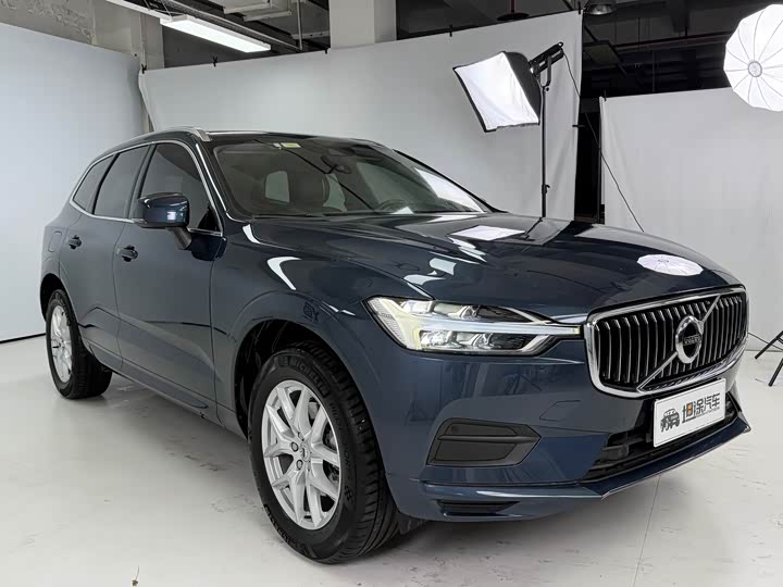 Volvo XC60 2019 T 5 4 WD VI — фото 3