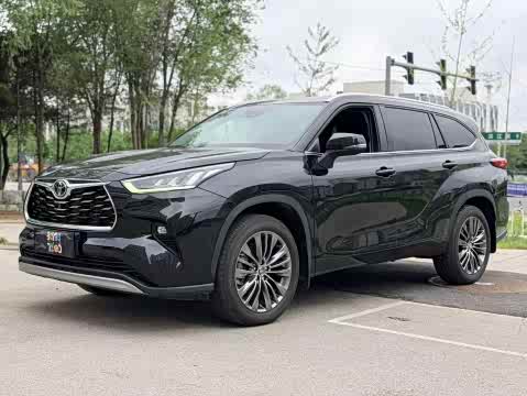 Toyota Highlander — фото 10
