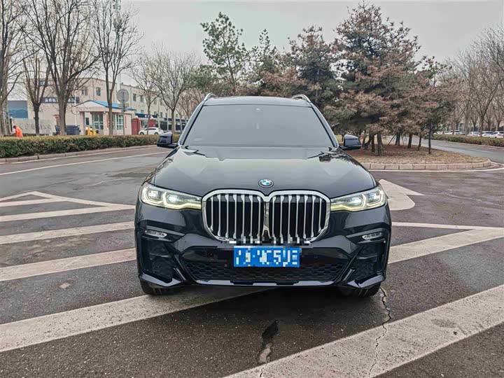 BMW X7 2021 x Drive 40i M — фото 21