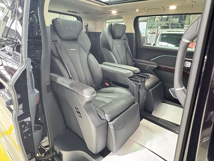 Hongqi HQ9 PHEV 2024 2.0 T 4 WD — фото 14