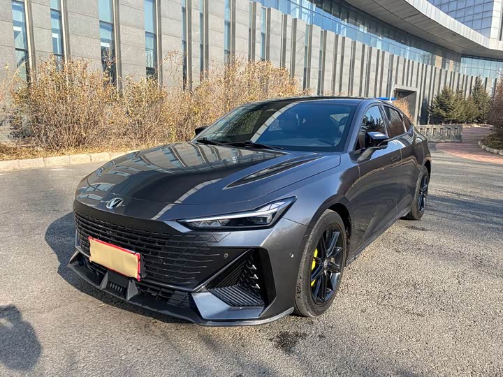 Changan UNI-V 2022 1.5 T — фото 1