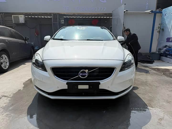 Volvo V40 2017 T 3 — фото 2