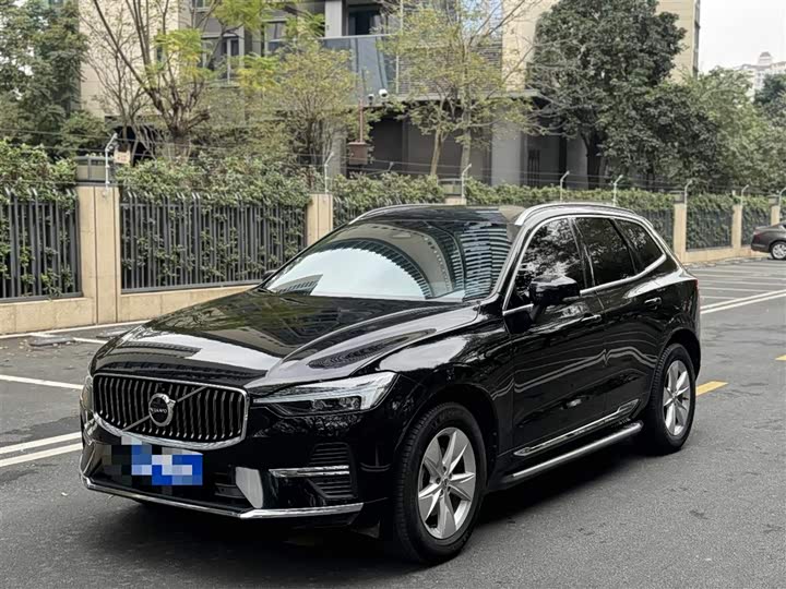 Volvo XC60 2022 B 5 4 WD — фото 1
