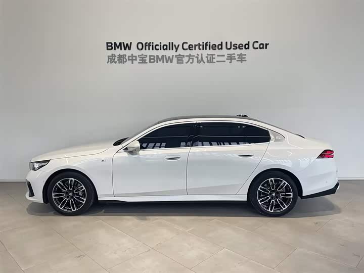 BMW 5-Series 2025 530 Li Leading M — фото 2