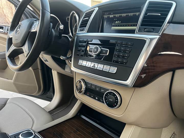 Mercedes-Benz M-Class 2015 ML 400 4 MATIC — фото 11