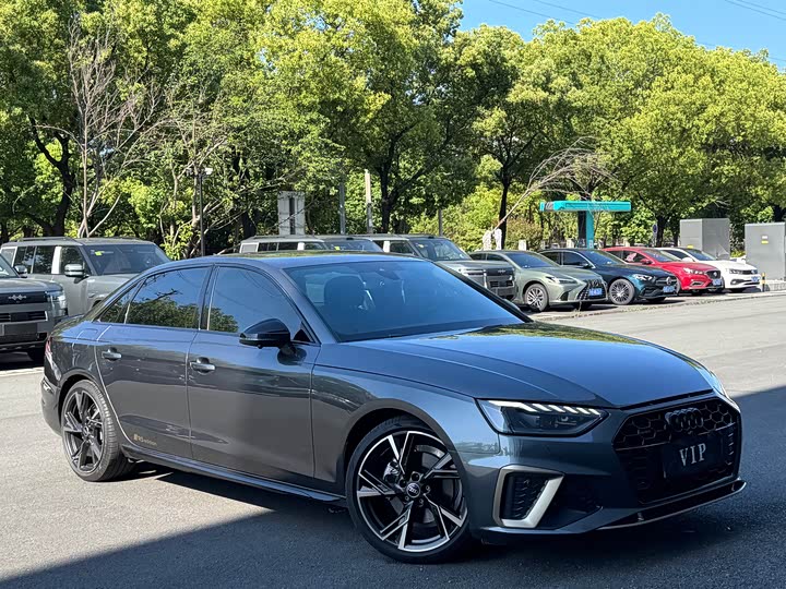Audi A4L 2024 40 TFSI quattro RS — фото 3