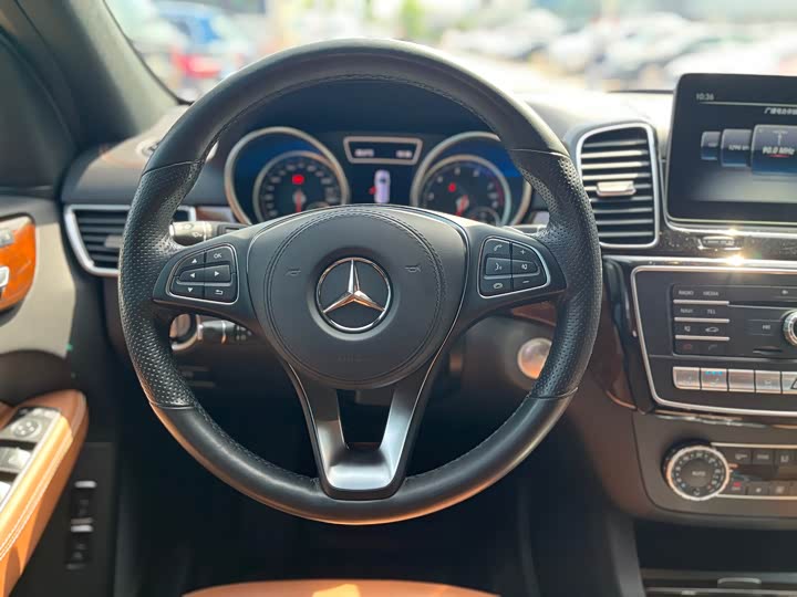 Mercedes-Benz GLS 2018 GLS 400 4 MATICLuxury — фото 18
