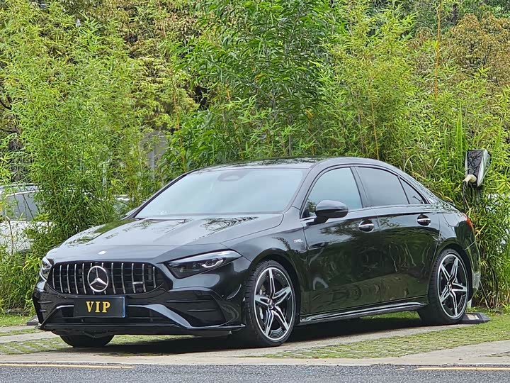 Mercedes-Benz A-Class 2025 AMG A 35 L 4 MATIC — фото 1