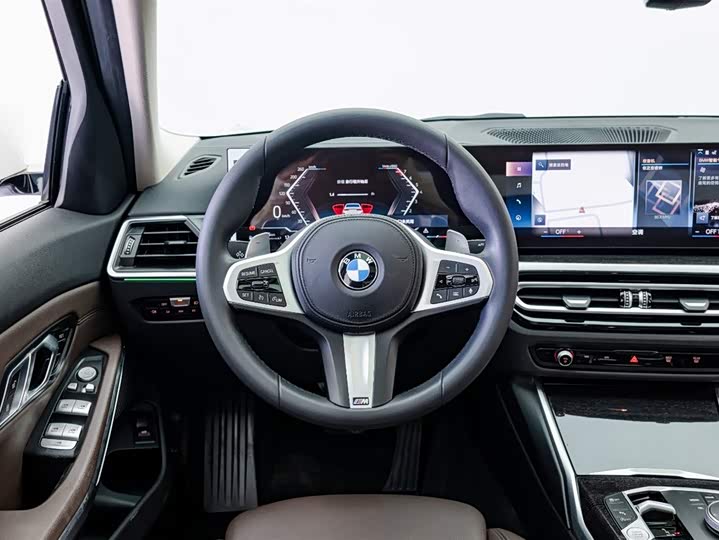 BMW 3-Series 2023 325i M — фото 19