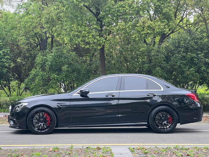 Mercedes-Benz C-Class 2017 AMG C 63 — фото 4