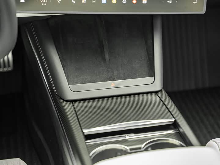Tesla Model — фото 11