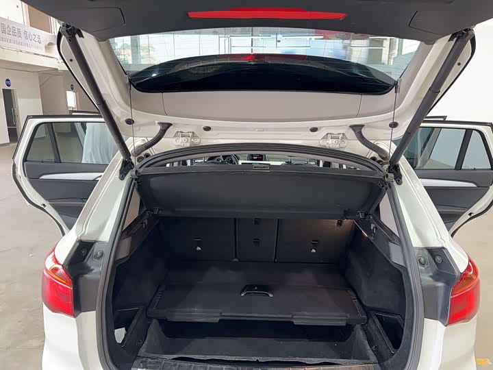 BMW X1 2019 s Drive 18 Li — фото 28