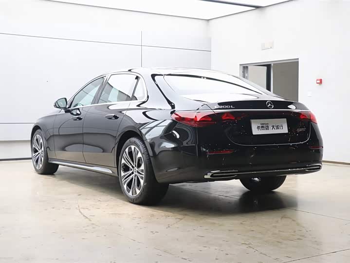 Mercedes-Benz E-Class 2026 E 300 L Luxury — фото 24