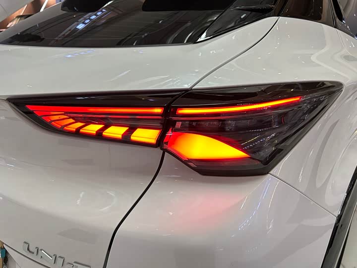 Changan UNI-T 2023 1.5 T Premium — фото 14