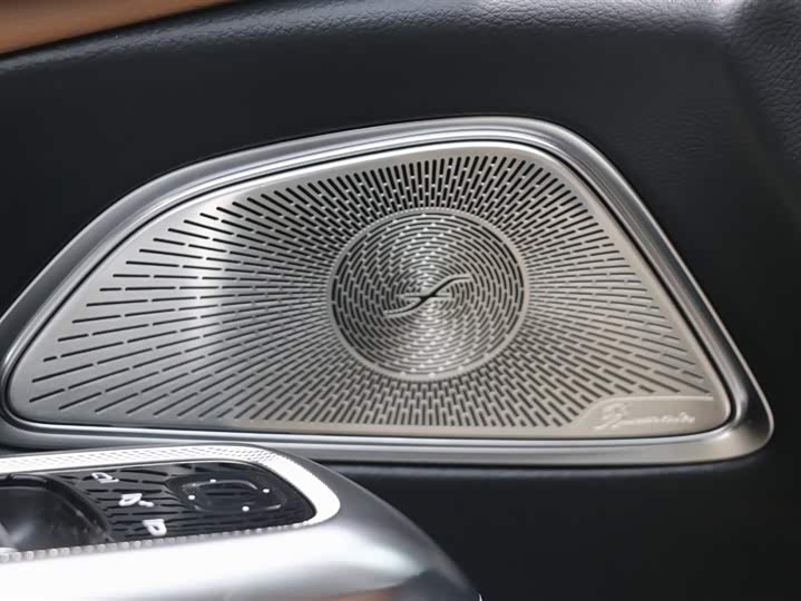 Mercedes-Benz E-Class 2026 E 300 L Luxury — фото 12