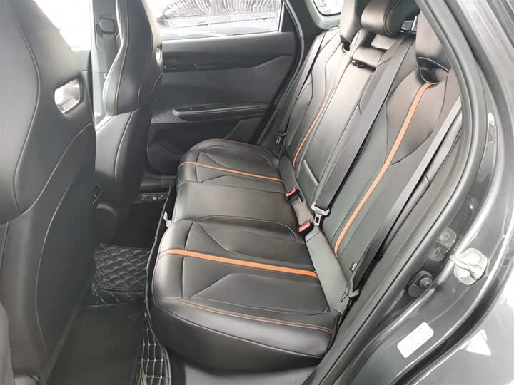 Changan UNI-V 2024 1.5 T Premium — фото 17