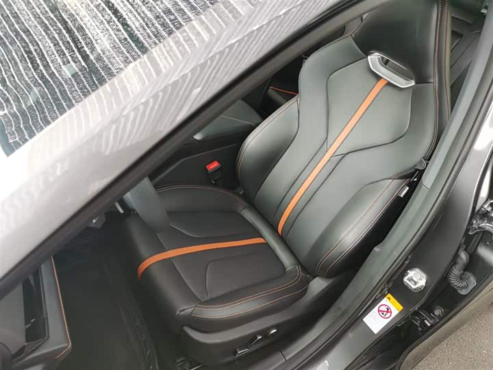 Changan UNI-V 2024 1.5 T Premium — фото 15