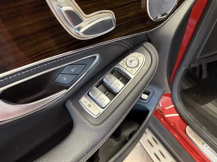 Mercedes-Benz GLC 2018 GLC 260 4 MATIC Luxury — фото 24