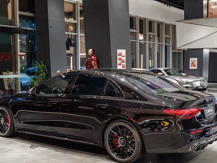 Mercedes-Benz S-Class 2024 AMG S 63 L E Performance — фото 11