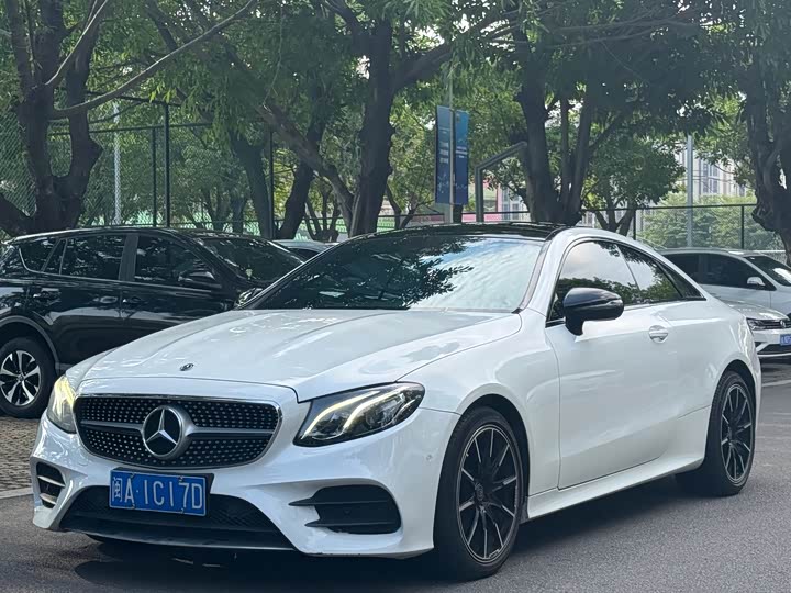 Mercedes-Benz E-Class 2017 E 200 4 MATIC — фото 1