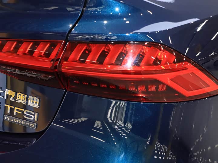 Audi A7L 2022 55 TFSI quattro S-line — фото 8