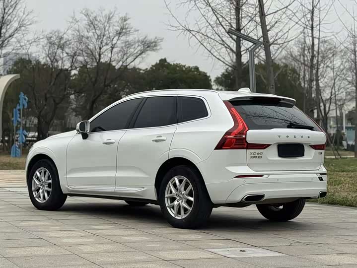 Volvo XC60 2021 T 5 4 WD — фото 6