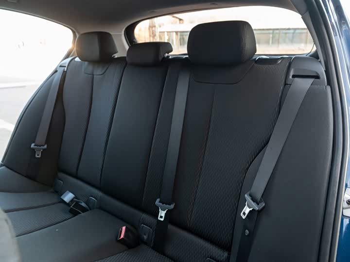 BMW 1-Series 2015 120i Leading — фото 48