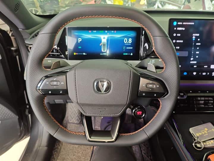 Changan UNI-V 2025 2.0 T — фото 7