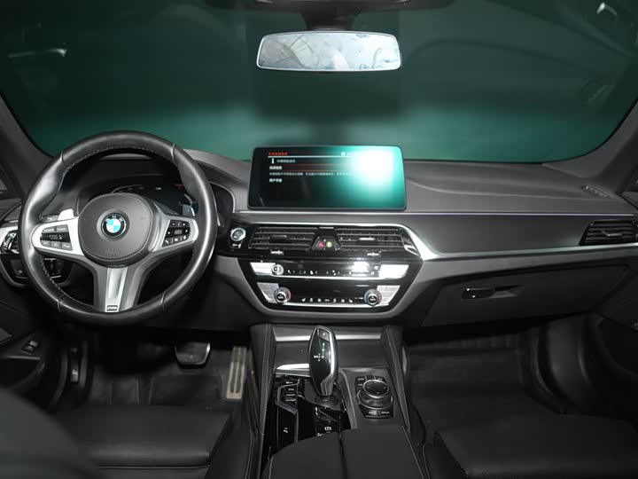 BMW 5 Series — фото 30