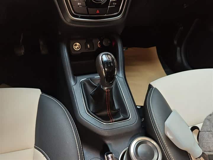 Changan CS35 2017 1.6 L MTLuxury — фото 14