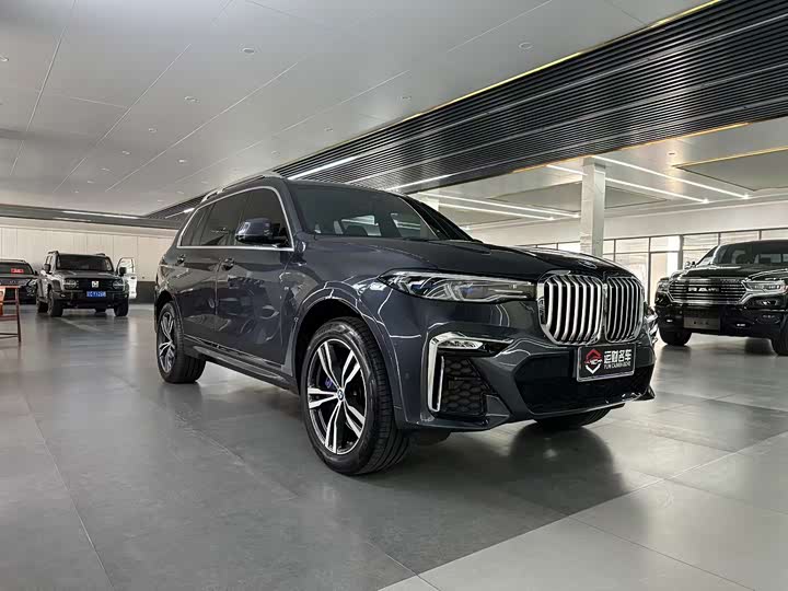 BMW X7 2021 x Drive 40i M — фото 3