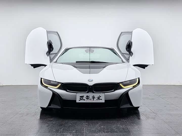 BMW i8 2014 Standard — фото 9