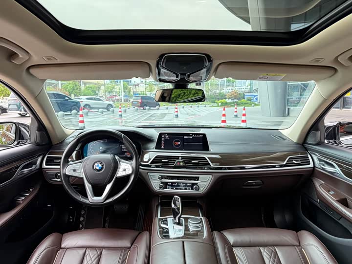 BMW 7-Series 2021 730 Li — фото 12